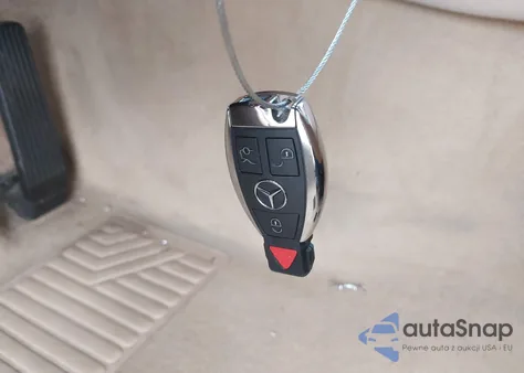 2000 Mercedes-Benz E 320 z USA, uszkodzony, nr VIN WDBJF65J3YB027148